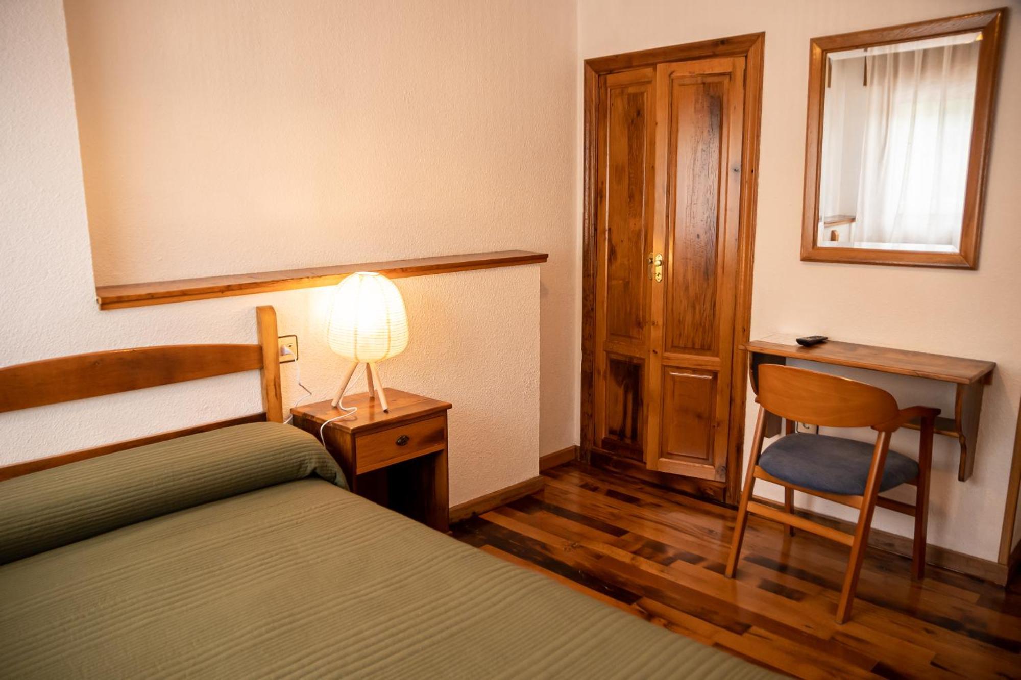 Hostal Restaurante Ventasierra Valdoré Quarto foto